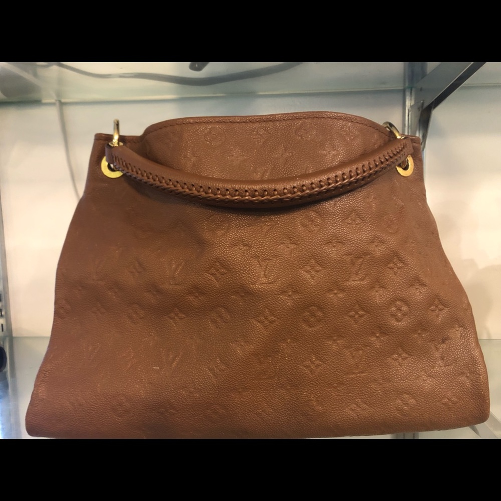 Artsy MM Louisvuitton